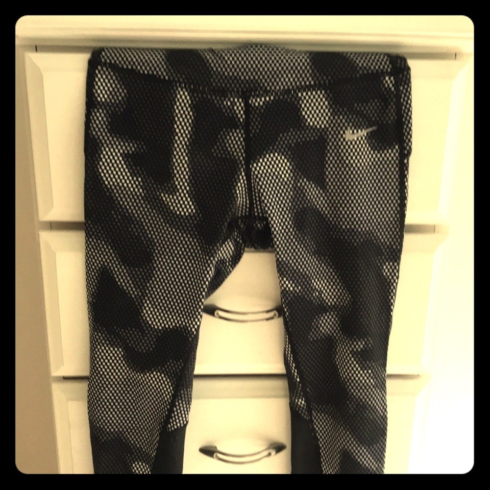 Nike dri fit camo tights excellent condition